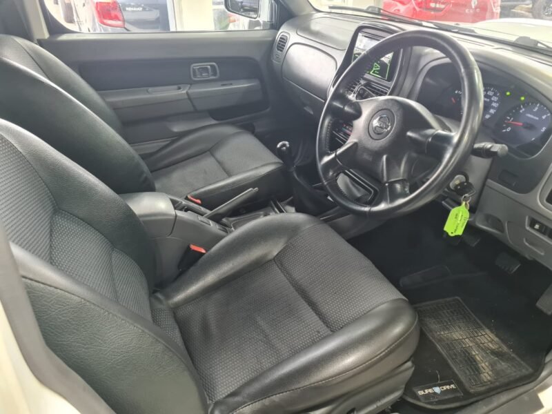 2016 Nissan NP300 Hardbody 2.5TDi Double Cab Hi-Rider For Sale in KZN
