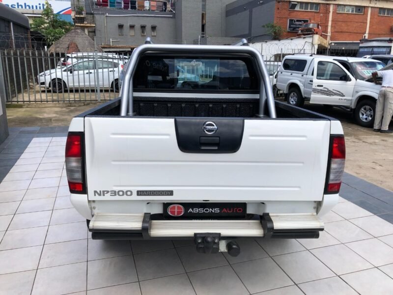 2021 Nissan NP300 Hardbody 2.5TDi Double Cab Hi-Rider For Sale in KZN