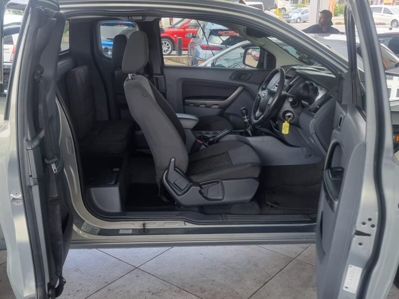2014 Ford Ranger 3.2TDCi SuperCab Hi-Rider XLS For Sale in KZN