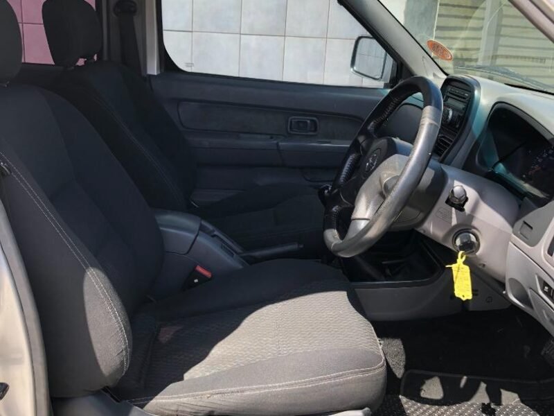 2017 Nissan NP300 Hardbody 2.5TDi Double Cab Hi-Rider For Sale in KZN