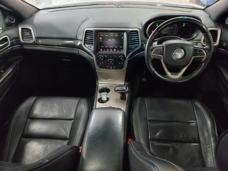 2014 Jeep Grand Cherokee 3.6L Overland For Sale in KZN