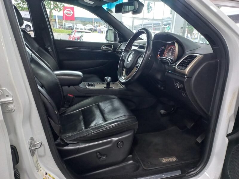 2014 Jeep Grand Cherokee 3.6L Overland For Sale in KZN
