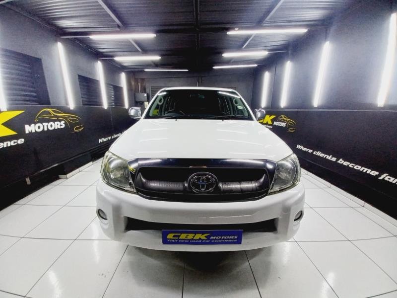 2011 Toyota Hilux 2.7 Double Cab Raider For Sale in KZN
