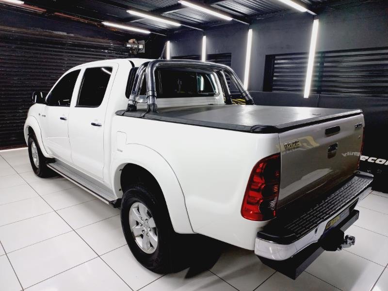 2011 Toyota Hilux 2.7 Double Cab Raider For Sale in KZN
