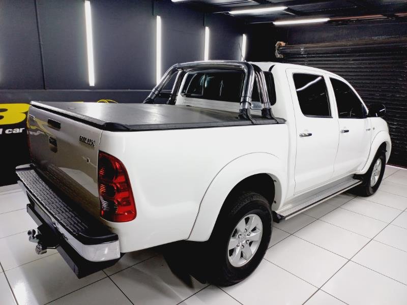 2011 Toyota Hilux 2.7 Double Cab Raider For Sale in KZN