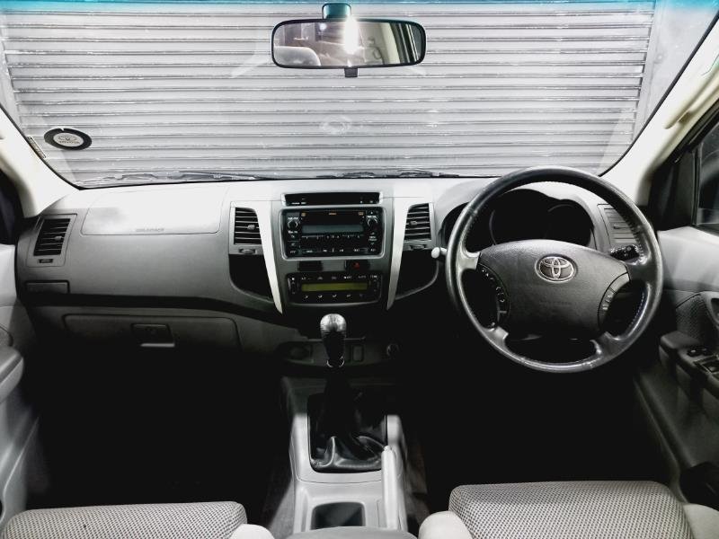 2011 Toyota Hilux 2.7 Double Cab Raider For Sale in KZN