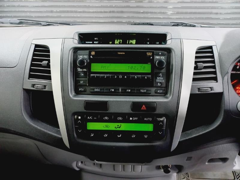 2011 Toyota Hilux 2.7 Double Cab Raider For Sale in KZN