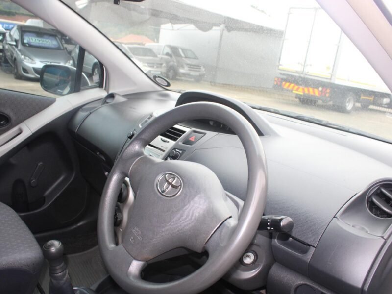 2009 Toyota Yaris 1.3 5-Door T3 For Sale in KZN