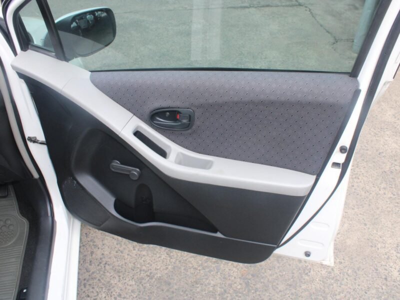 2009 Toyota Yaris 1.3 5-Door T3 For Sale in KZN