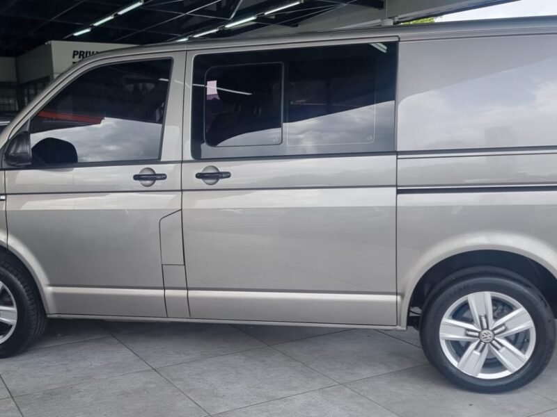 2017 Volkswagen Transporter 2.0BiTDI Crew Bus SWB Auto For Sale in KZN