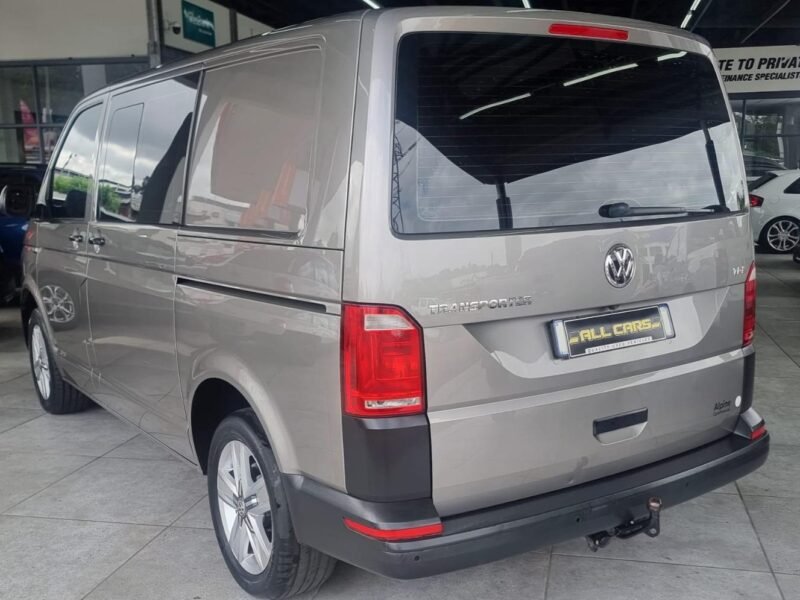 2017 Volkswagen Transporter 2.0BiTDI Crew Bus SWB Auto For Sale in KZN