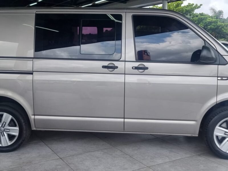 2017 Volkswagen Transporter 2.0BiTDI Crew Bus SWB Auto For Sale in KZN