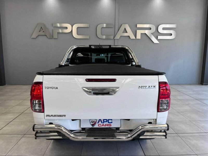 2017 Toyota Hilux 2.8GD-6 double cab Raider auto For Sale in KZN
