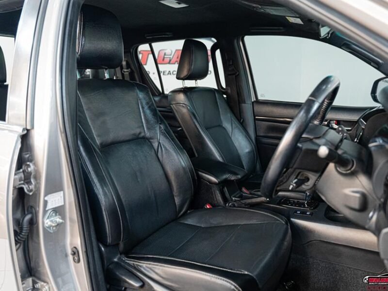 2020 Toyota Hilux 2.8GD-6 Double Cab Legend 50 Auto For Sale in KZN