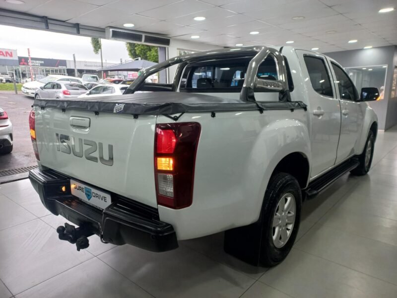 2015 Isuzu KB 250D-Teq Double Cab LE For Sale in KZN
