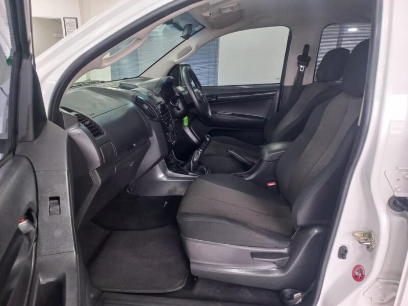 2015 Isuzu KB 250D-Teq Double Cab LE For Sale in KZN