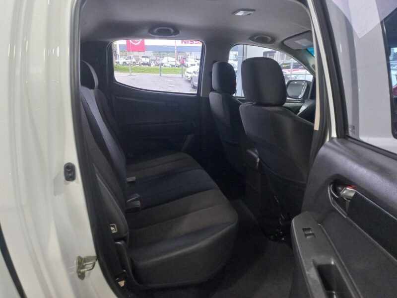 2015 Isuzu KB 250D-Teq Double Cab LE For Sale in KZN