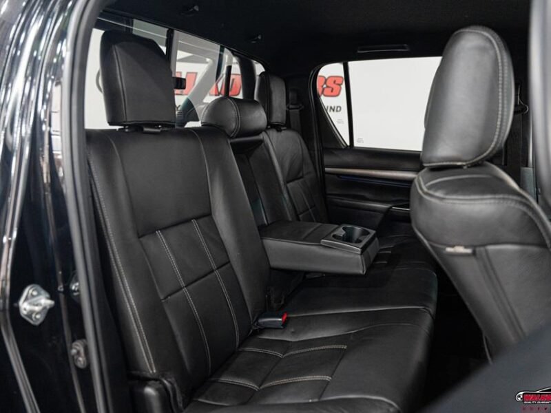 2021 Toyota Hilux 2.8GD-6 Double Cab Legend Auto For Sale in KZN
