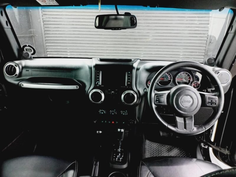 2013 Jeep Wrangler 3.6L Sahara For Sale in KZN