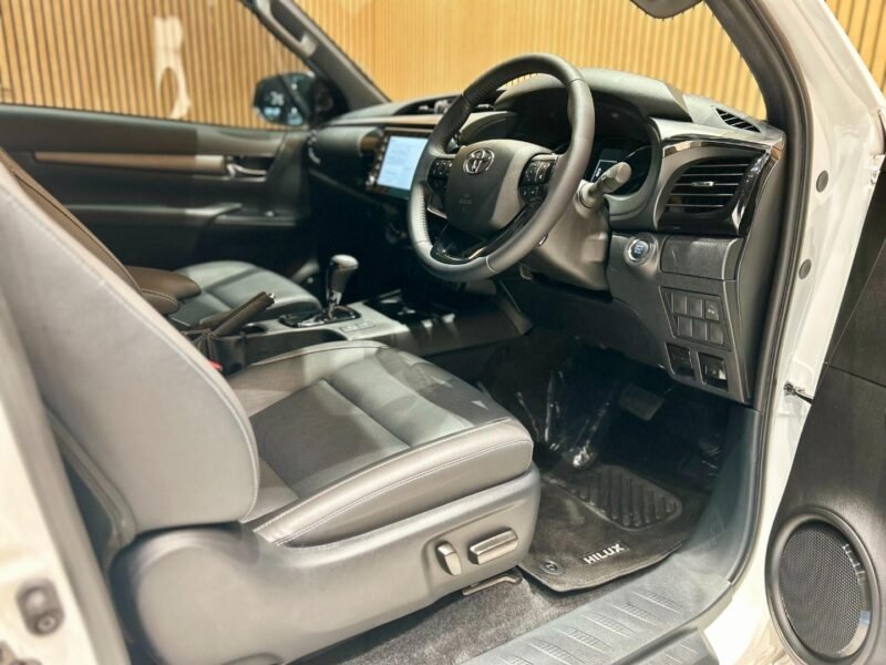 2024 Toyota Hilux 2.8GD-6 Xtra Cab 4x4 Legend Auto For Sale in KZN