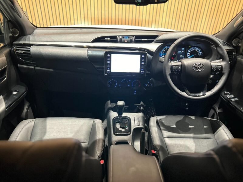 2024 Toyota Hilux 2.8GD-6 Xtra Cab 4x4 Legend Auto For Sale in KZN