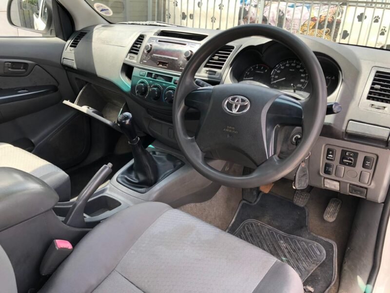 2016 Toyota Hilux 2.5D-4D SRX For Sale in KZN