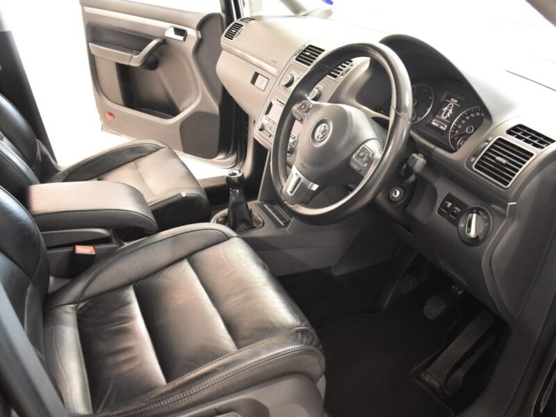 2012 Volkswagen Touran 2.0TDI Comfortline For Sale in KZN