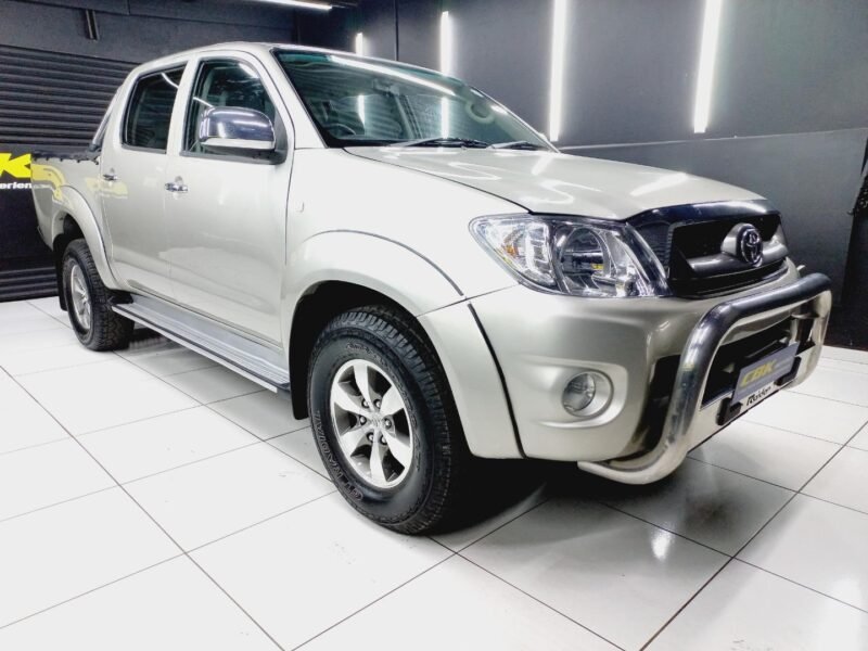 2011 Toyota Hilux 2.7 Double Cab Raider For Sale in KZN