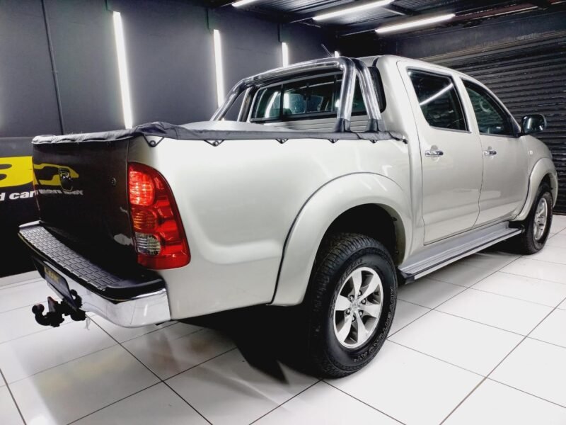 2011 Toyota Hilux 2.7 Double Cab Raider For Sale in KZN