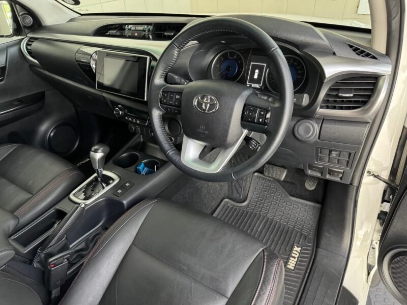 2018 Toyota Hilux 2.8GD-6 double cab Raider auto For Sale in KZN