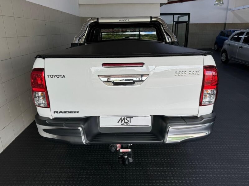 2018 Toyota Hilux 2.8GD-6 double cab Raider auto For Sale in KZN