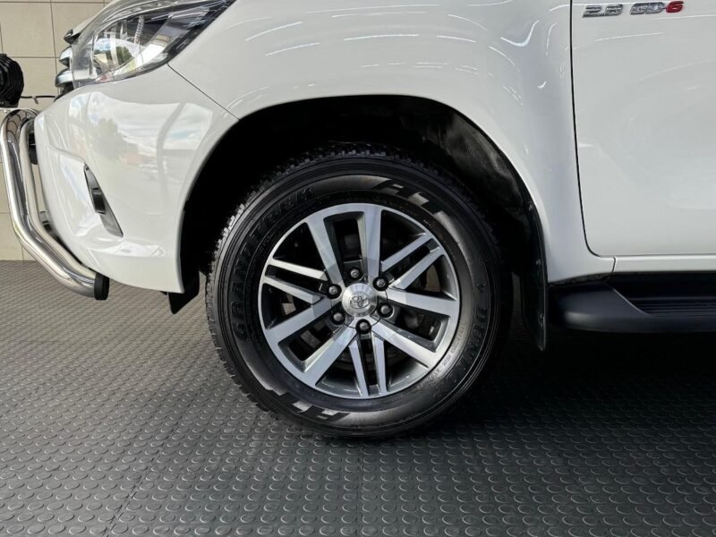 2018 Toyota Hilux 2.8GD-6 double cab Raider auto For Sale in KZN