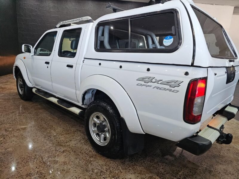 2008 Nissan NP300 Hardbody 2.4 Double Cab 4x4 For Sale in KZN
