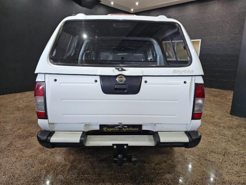 2008 Nissan NP300 Hardbody 2.4 Double Cab 4x4 For Sale in KZN