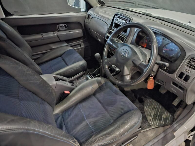 2008 Nissan NP300 Hardbody 2.4 Double Cab 4x4 For Sale in KZN