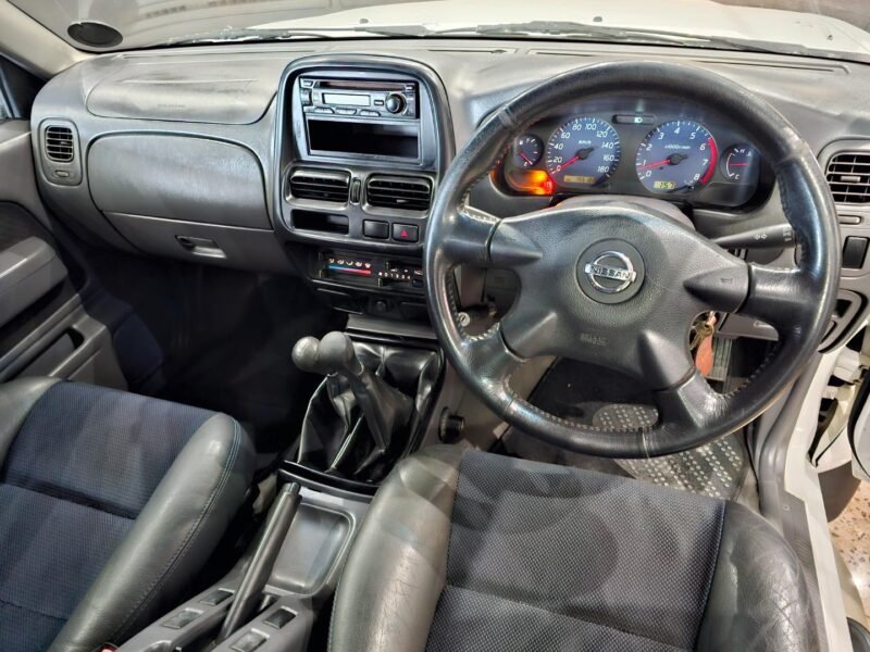 2008 Nissan NP300 Hardbody 2.4 Double Cab 4x4 For Sale in KZN