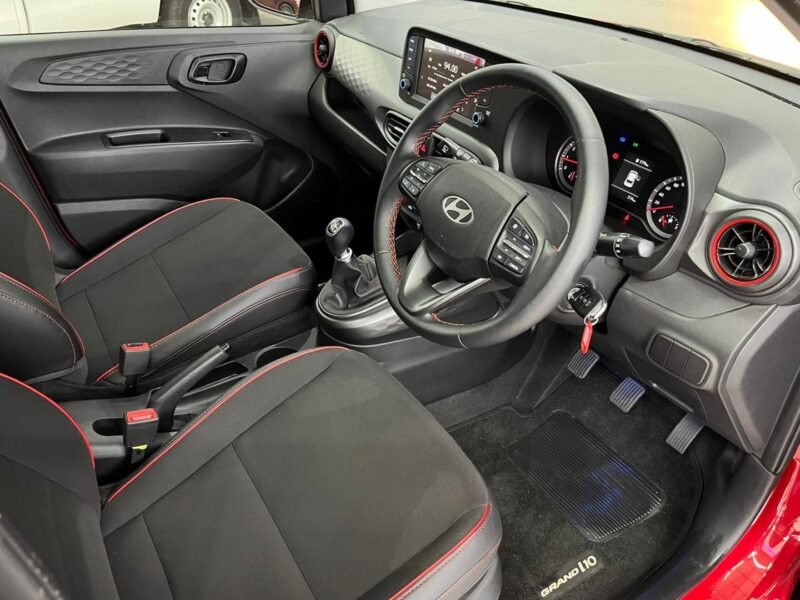 2024 Hyundai Grand i10 1.0 Fluid Hatch Manual For Sale in KZN