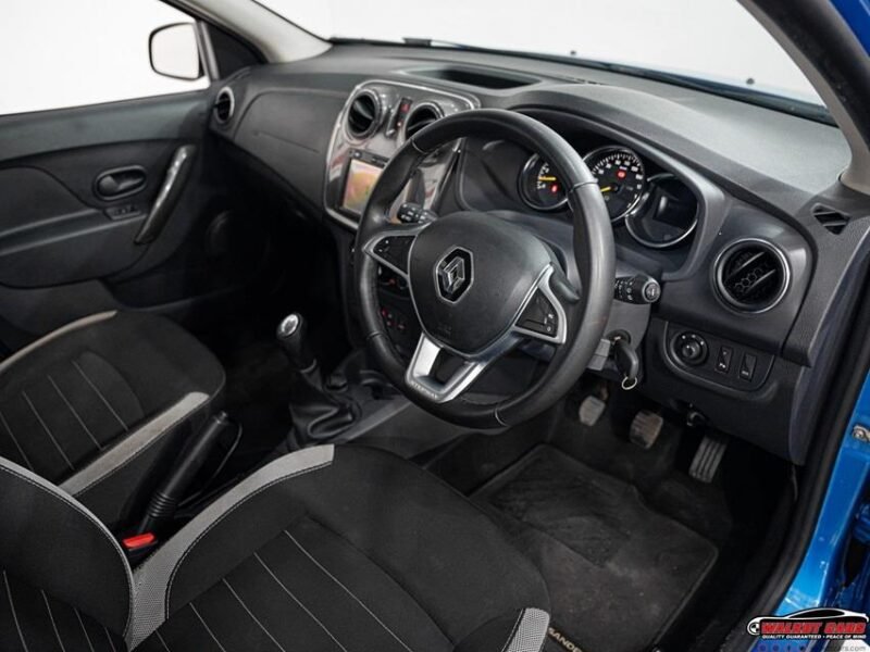 2017 Renault Sandero 66kW Turbo Stepway Dynamique For Sale in KZN