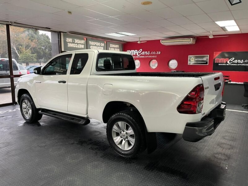 2018 Toyota Hilux 2.4GD-6 Xtra cab SRX For Sale KZN