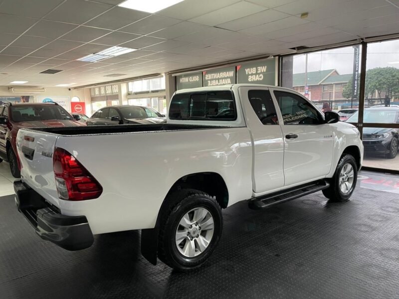 2018 Toyota Hilux 2.4GD-6 Xtra cab SRX For Sale KZN