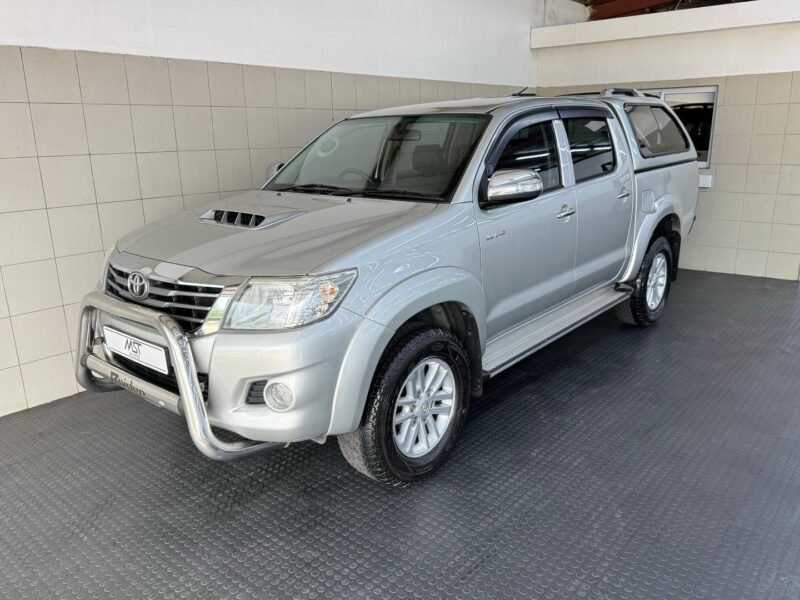 2013 Toyota Hilux 3.0D-4D Double Cab Raider For Sale in KZN
