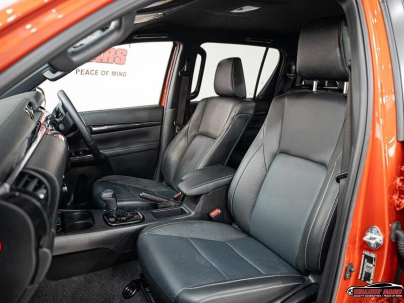 2020 Toyota Hilux 2.8GD-6 Double Cab Legend 50 Auto For Sale in KZN