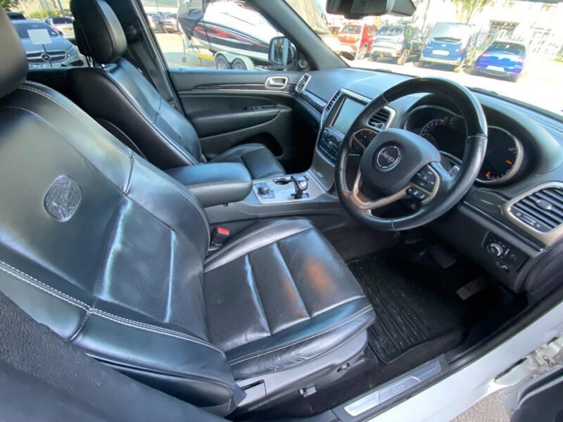2017 Jeep Grand Cherokee 3.6L Overland For Sale in KZN