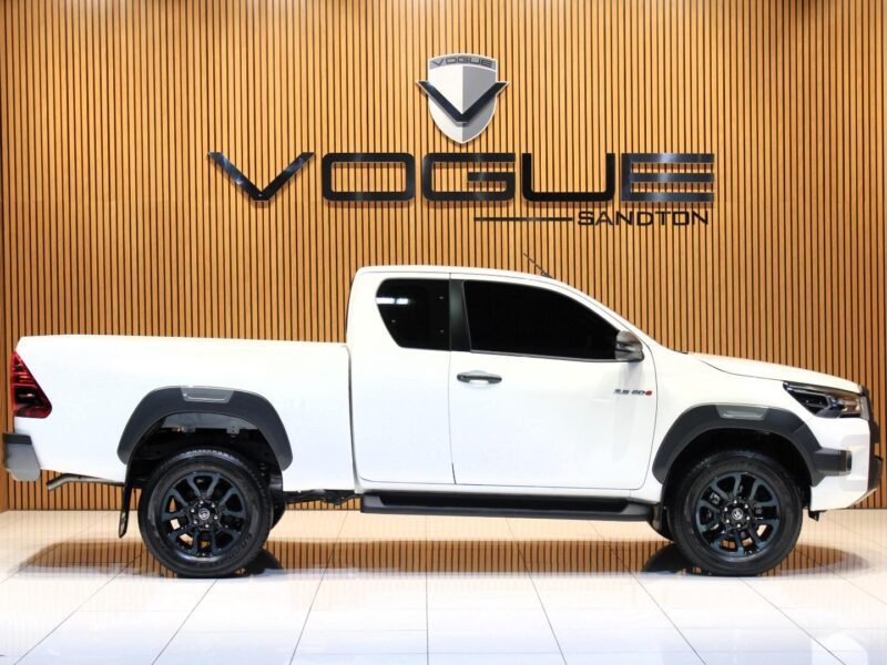 2024 Toyota Hilux 2.8GD-6 Xtra Cab 4x4 Legend Auto For Sale in Sandton