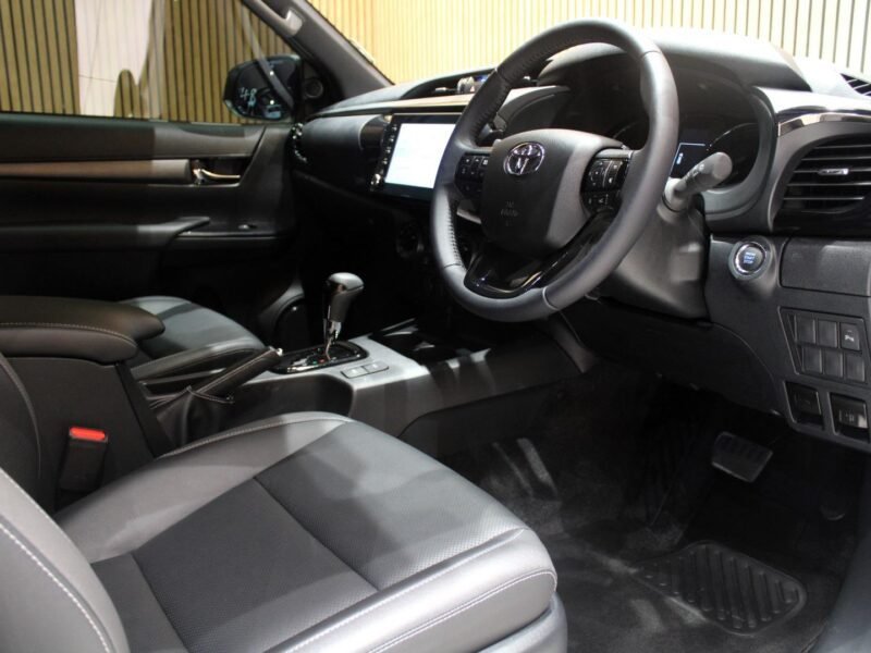 2024 Toyota Hilux 2.8GD-6 Xtra Cab 4x4 Legend Auto For Sale in Sandton