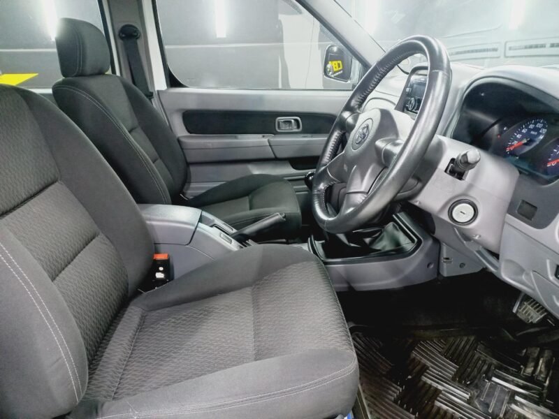 2017 Nissan NP300 Hardbody 2.5TDi Double Cab Hi-Rider For Sale