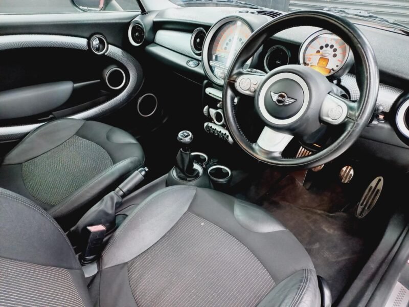 2009 MINI Hatch Cooper S For Sale in KZN